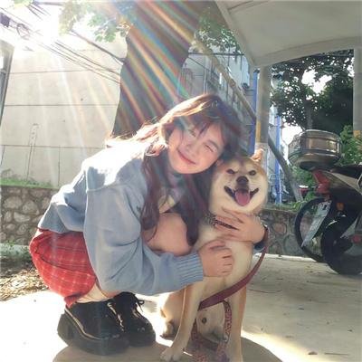 愤怒的黑人女孩与她的怪物