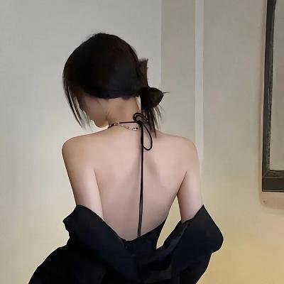 她才是主角
